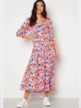 YAS Alira NEW with tags tiered soft pink multicoloured floral maxi dress Medium